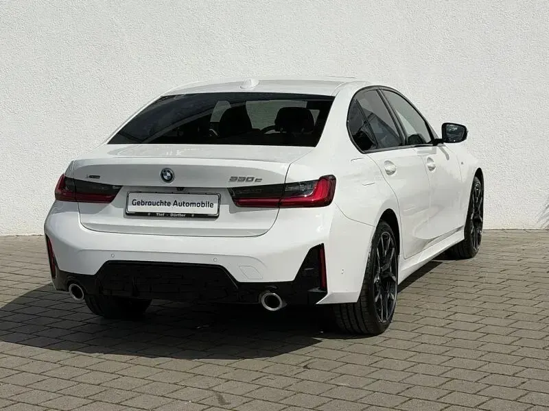 Gebraucht BMW 330e M Sport 292 PS (214 kW) 2025 Weiß Limousine