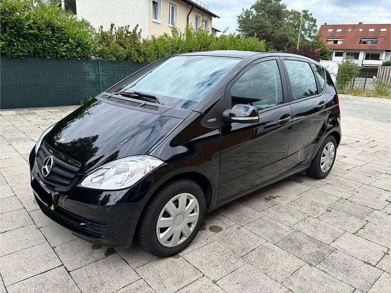 Schwarz Gebraucht 2012 Mercedes A160 Limousine | 5.990 € (Superpreis) - Bild 1/4