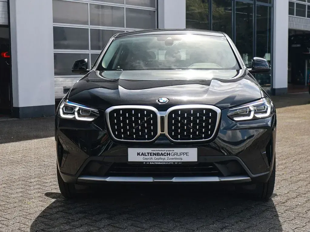 Gebraucht BMW X4 Performance 184 PS (135 kW) 2022 Schwarz SUV