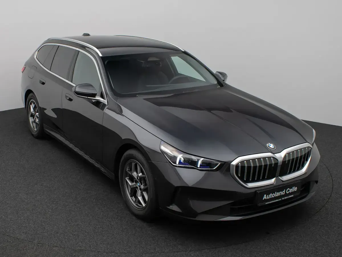 Gebraucht BMW 520 Sport Line 197 PS (144 kW) 2025 Sophistograu brillanteffekschwarz Limousine