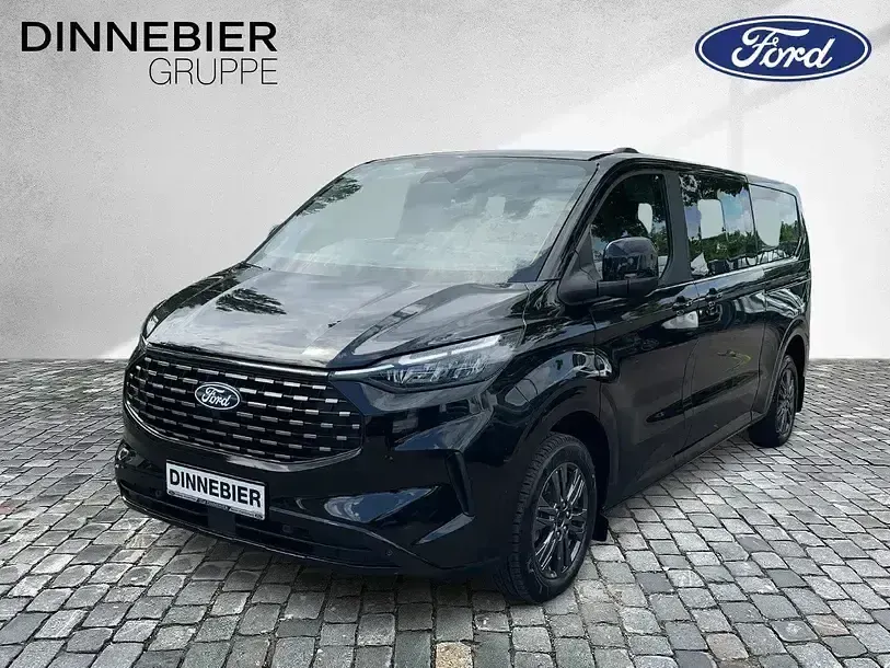 Usado Ford Tourneo Custom Titanium 170 HP (125 kW) 2025 Preto Van