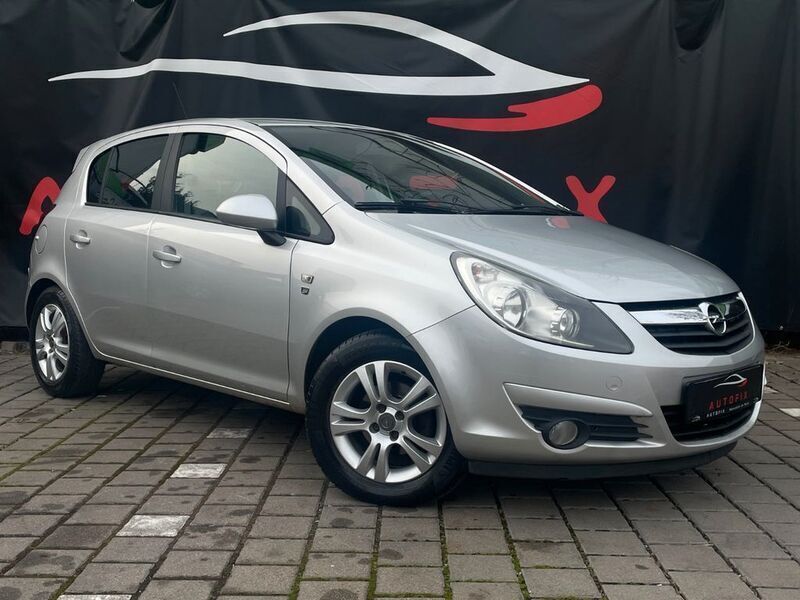 Silber Gebraucht 2011 Opel Corsa Edition Limousine | 7.490 € (Etwas zu teuer) - Bild 1/4