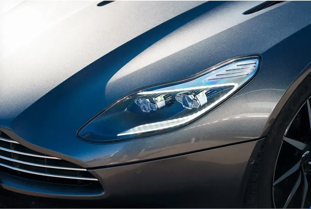 Gebraucht Aston Martin DB11 Launch Edition 608 PS (447 kW) 2016 Grau Coupé