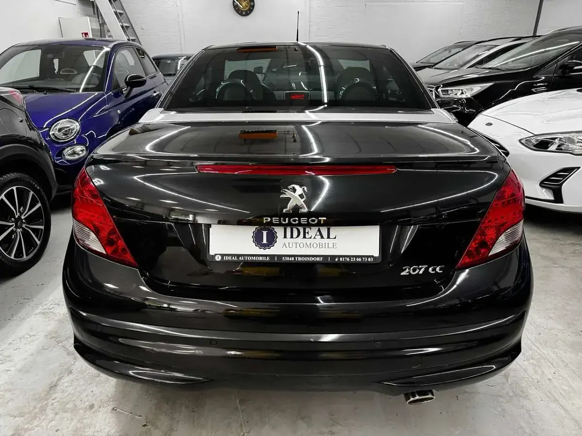 Gebraucht Peugeot 207 Allure 111 PS (81 kW) 2012 Schwarz obsidien/metallic Cabrio