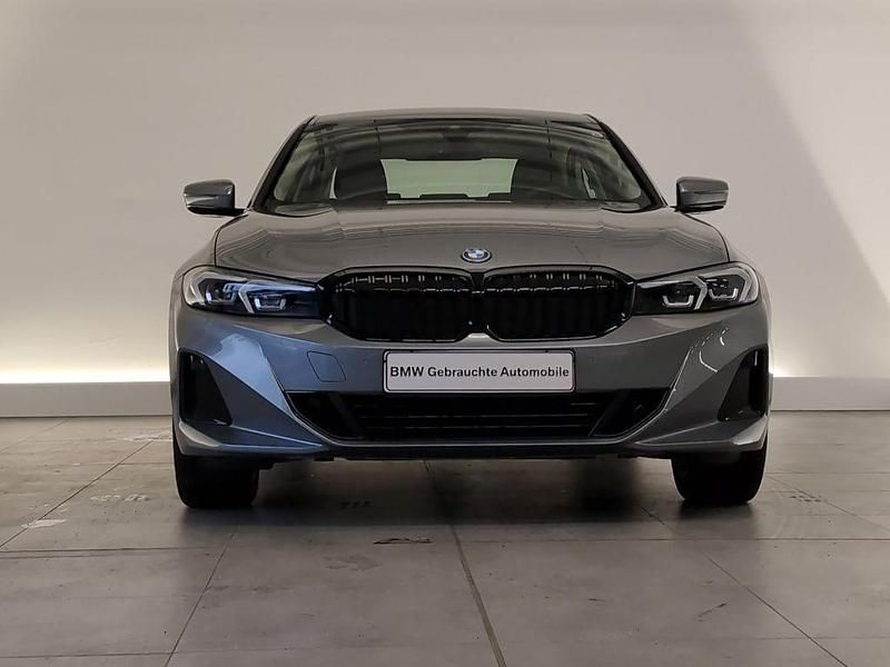 Gebraucht BMW 320e 204 PS (150 kW) 2022 Skyscraper grau metallic Limousine