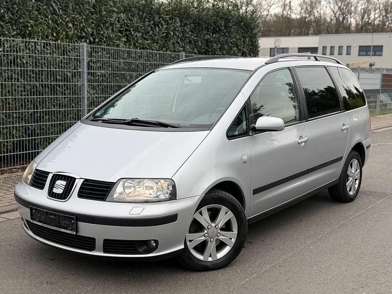 Silber Gebraucht 2009 Seat Alhambra Vigo Van / Kleinbus | 2.590 € (Fairer Preis) - Bild 1/4