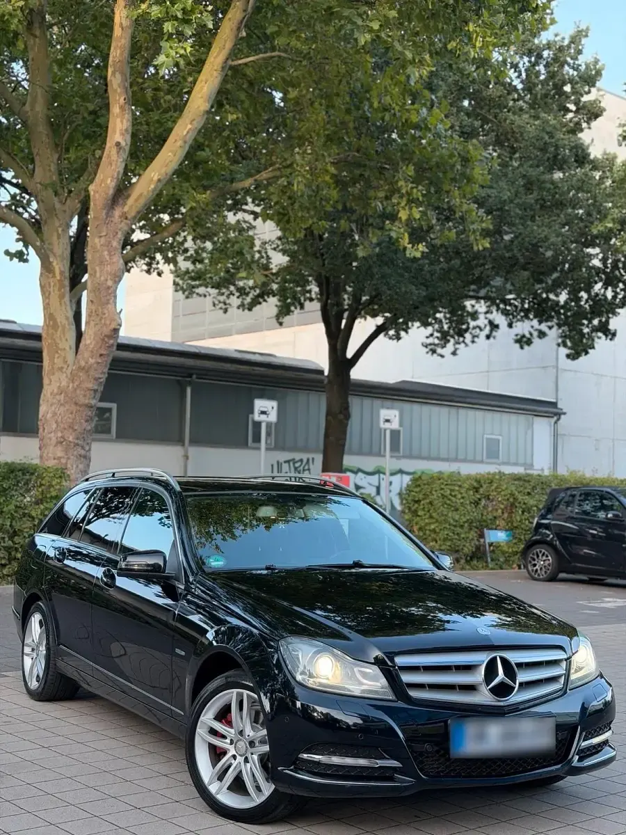 Gebraucht Mercedes C250 Avantgarde 204 PS (150 kW) 2012 Schwarz Kombi