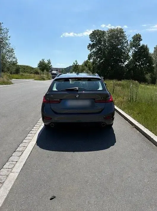 Gebraucht BMW 318 150 PS (110 kW) 2020 Grau Kombi