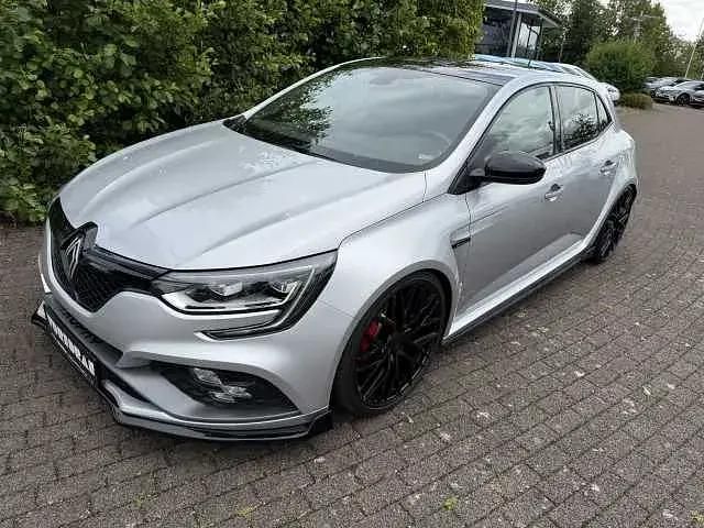 Platin grau (metallic) Gebraucht 2020 Renault Mégane IV Bose Edition Limousine | 29.490 € (Etwas zu teuer) - Bild 1/4