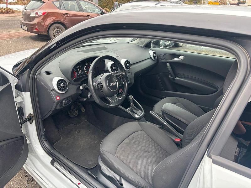 Gebraucht Audi A1 Attraction 90 PS (66 kW) 2014 Weiß Kleinwagen