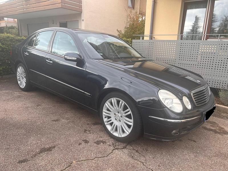 Schwarz Gebraucht 2006 Mercedes E280 Avantgarde Limousine | 7.499 € (Etwas zu teuer) - Bild 1/4