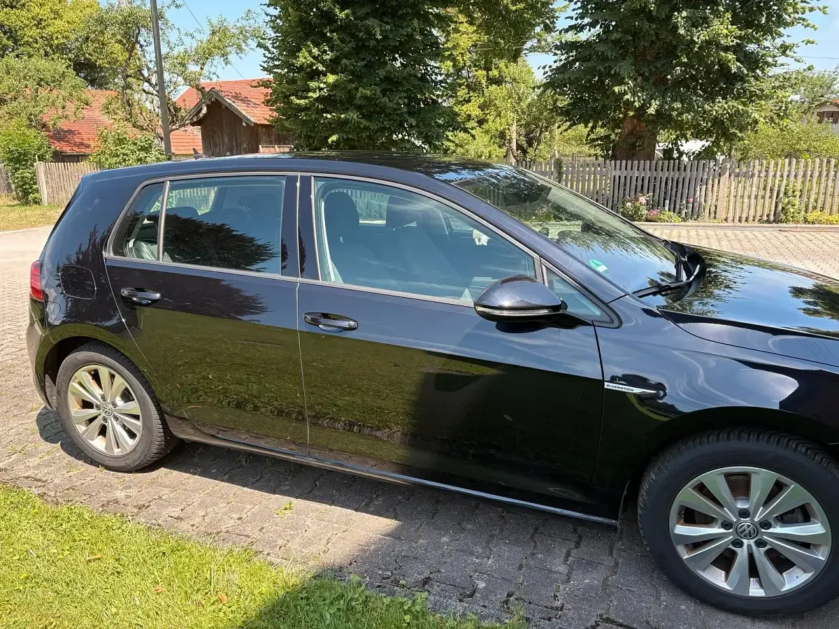 Gebraucht VW Golf VII 132 PS (97 kW) 2018 Schwarz Kombi