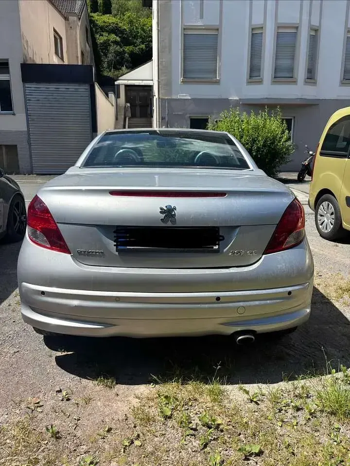 Gebraucht Peugeot 207 CC Filou 120 PS (88 kW) 2010 Silber Cabrio