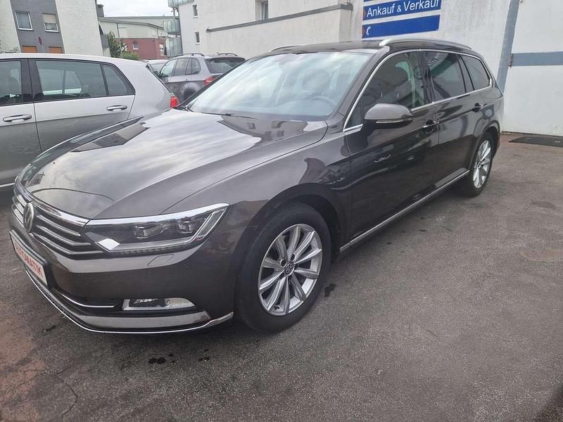 Braun Gebraucht 2015 VW Passat Comfortline Kombi | 11.099 € (Fairer Preis) - Bild 1/4