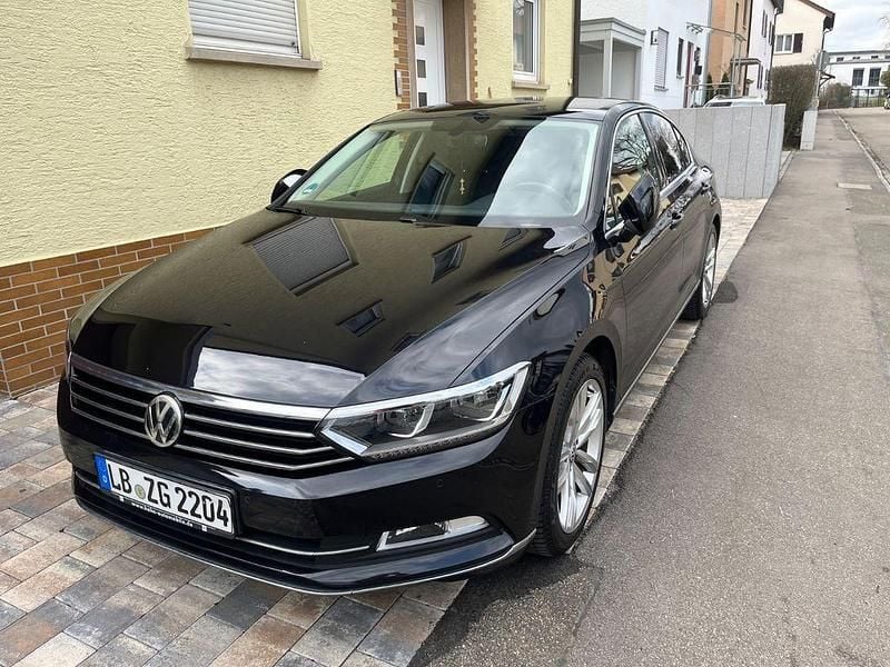 Gebraucht VW Passat Highline 150 PS (110 kW) 2015 Schwarz Limousine