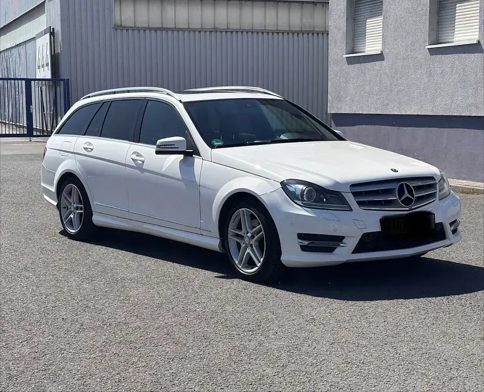 Gebraucht Mercedes C200 AMG line 184 PS (135 kW) 2013 Weiß Limousine