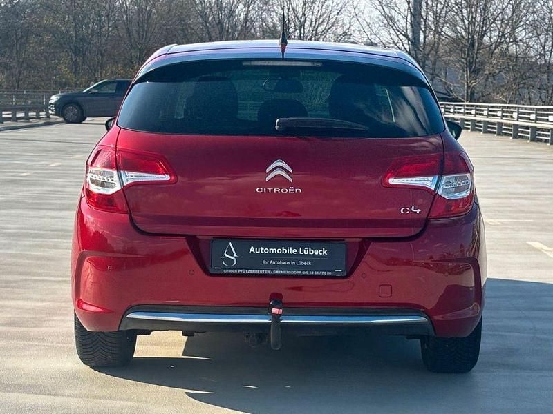 Gebraucht Citroën C4 SELECTION 120 PS (88 kW) 2013 Rot Limousine