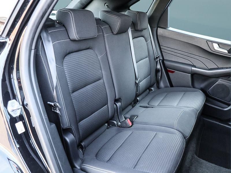 Gebraucht Ford Kuga 152 PS (111 kW) 2021 Schwarz SUV