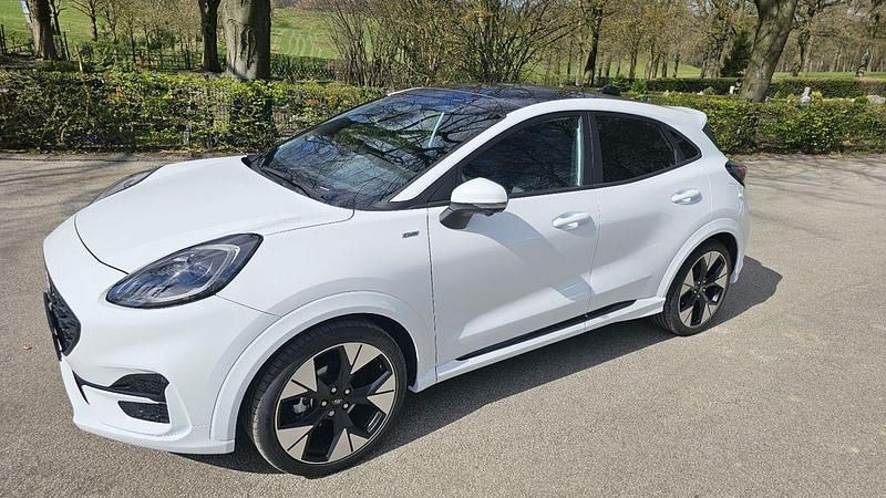 Weiß Gebraucht 2024 Ford Puma Gen-E ST-Line X SUV | 26.200 € (Fairer Preis) - Bild 1/4