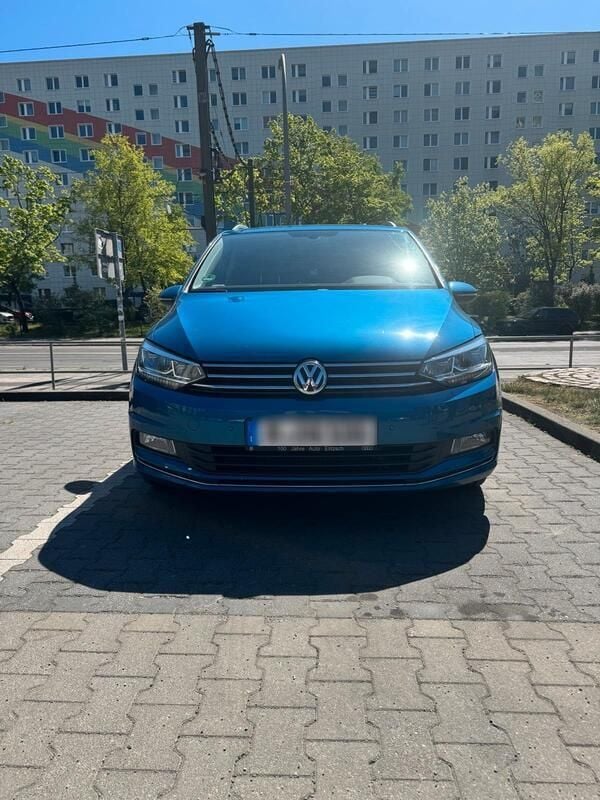 Blau Gebraucht 2016 VW Touran Van / Kleinbus | 12.600 € (Fairer Preis) - Bild 1/4
