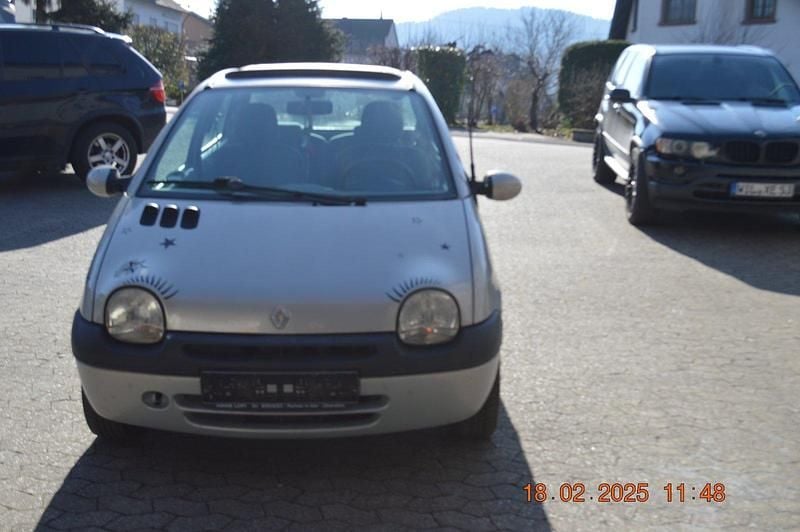 Gebraucht 2004 Renault Twingo Kleinwagen | 300 € - Bild 1/4