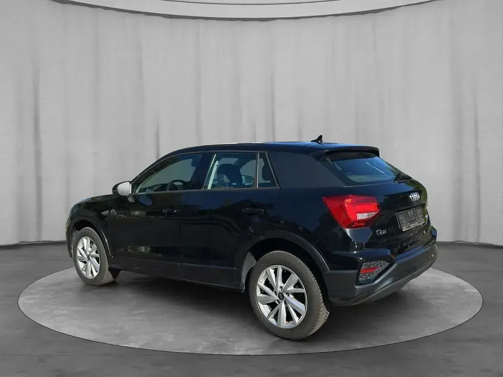Gebraucht Audi Q2 Sport 150 PS (110 kW) 2022 Mythosschwarz metallic SUV