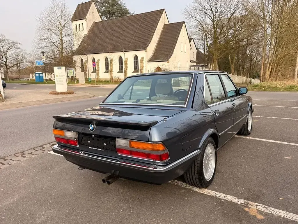 Gebraucht BMW 535 Performance 192 PS (141 kW) 1986 Blau Limousine