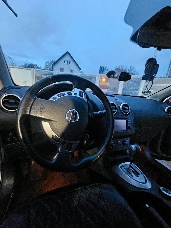 Gebraucht Nissan Qashqai 150 PS (110 kW) 2012 Braun SUV