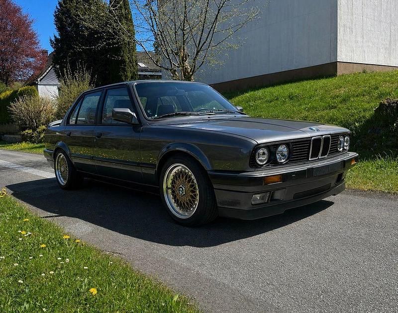Brugt BMW 320 Performance 129 HK (94 kW) 1988 Grå Sedan