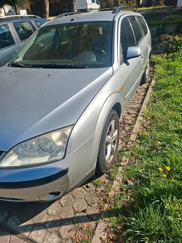Gebraucht Ford Mondeo 125 PS (91 kW) 2003 Kombi