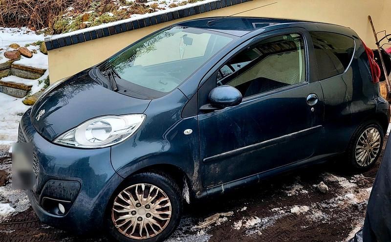 Gebraucht Peugeot 107 68 PS (50 kW) 2014 Grau Kleinwagen