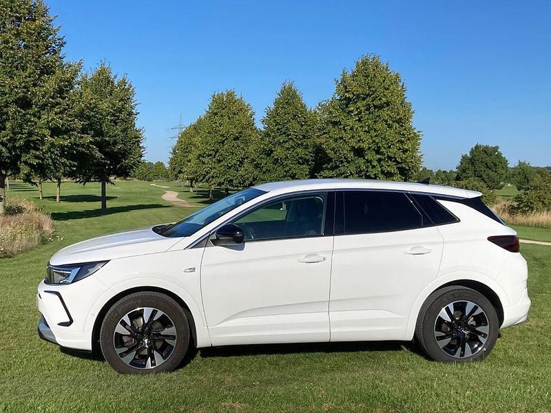 Weiß Gebraucht 2023 Opel Grandland X Elegance SUV | 20.200 € (Fairer Preis) - Bild 1/4