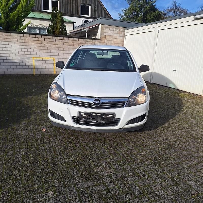 Gebraucht Opel Astra 90 PS (66 kW) 2010 Weiß Kleinwagen