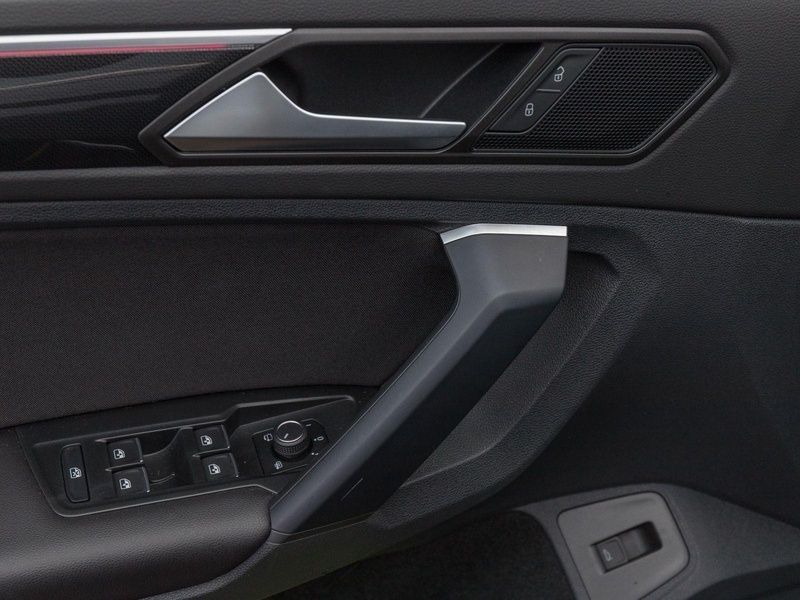 Gebraucht VW Tiguan IQ Drive 150 PS (110 kW) 2023 Schwarz SUV