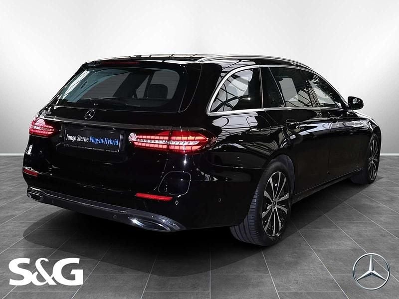 Gebraucht Mercedes E300 Avantgarde 211 PS (155 kW) 2021 Unilack schwarz Kombi