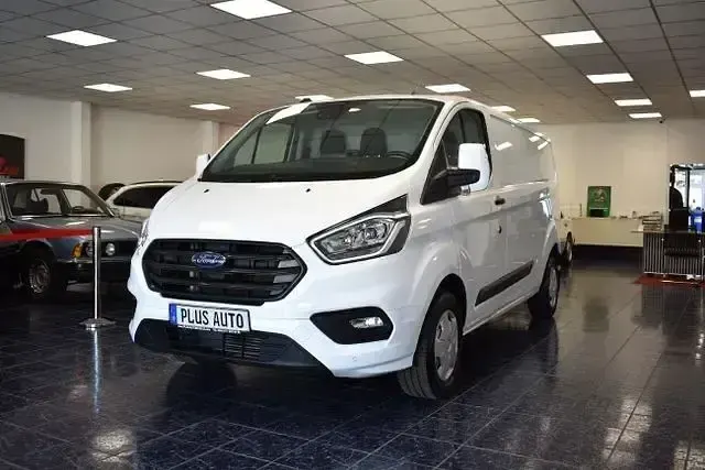 Gebraucht Ford Transit Custom 131 PS (96 kW) 2022 Weiß Van / Kleinbus