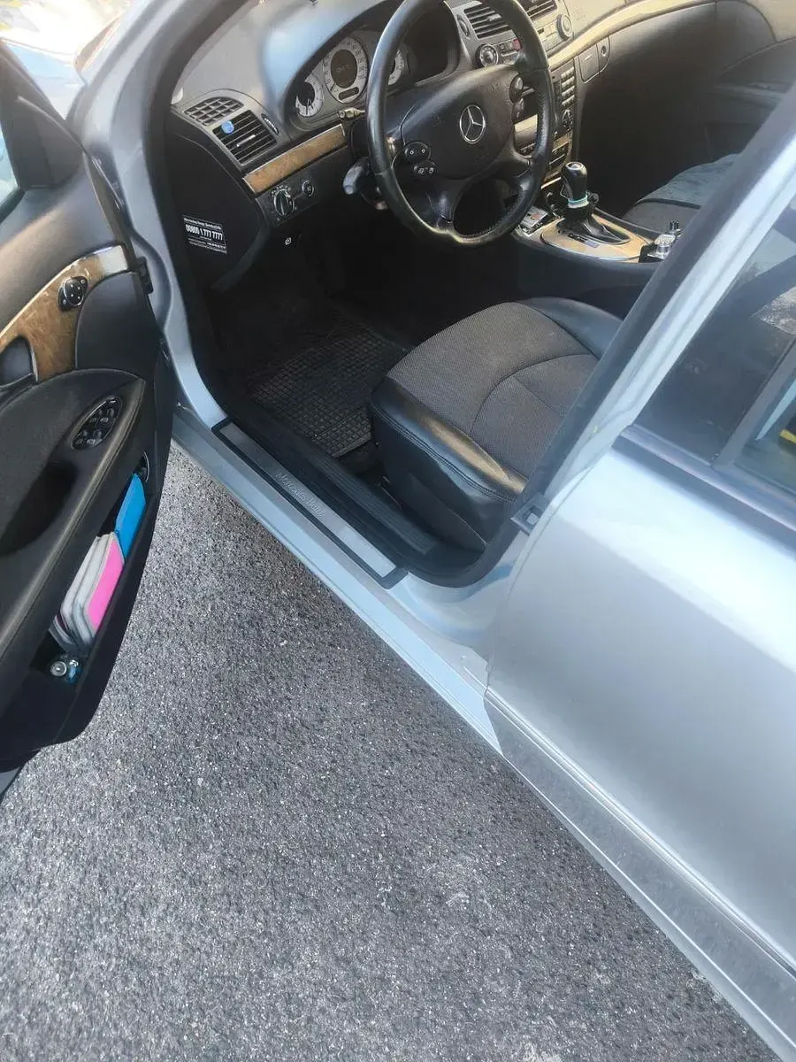 Gebraucht Mercedes E220 Avantgarde 170 PS (125 kW) 2006 Silber Limousine