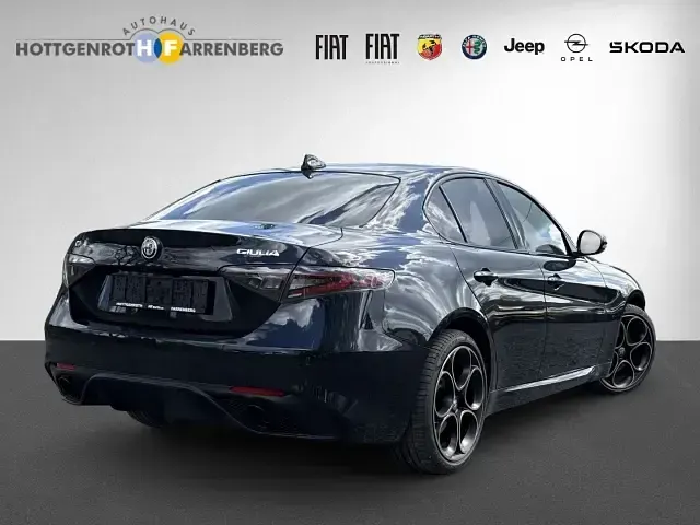 Gebraucht Alfa Romeo Giulia 280 PS (205 kW) 2026 Schwarz Limousine