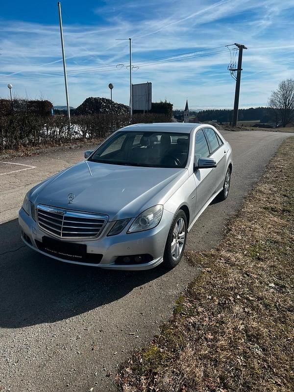 Gebraucht Mercedes E220 2009 Limousine