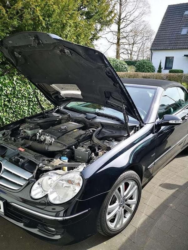 Gebraucht Mercedes CLK200 184 PS (135 kW) 2007 Schwarz Cabrio