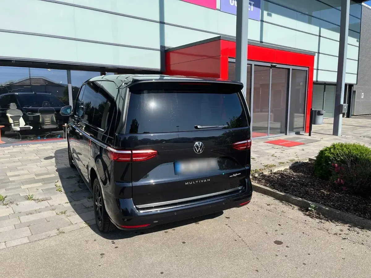 Gebraucht VW Multivan 150 PS (110 kW) 2025 Schwarz Van / Kleinbus