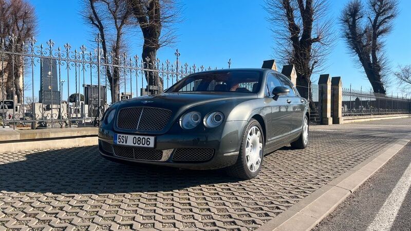 Grün Gebraucht 2005 Bentley Continental Flying Spur Limousine | 29.999 € (Teuer) - Bild 1/4