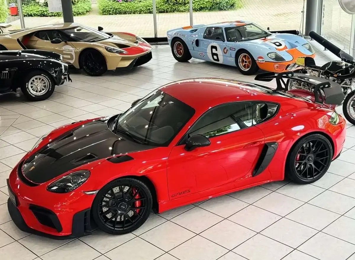 Neu Porsche Cayman GT4 500 PS (367 kW) 2025 Indischrot Coupé