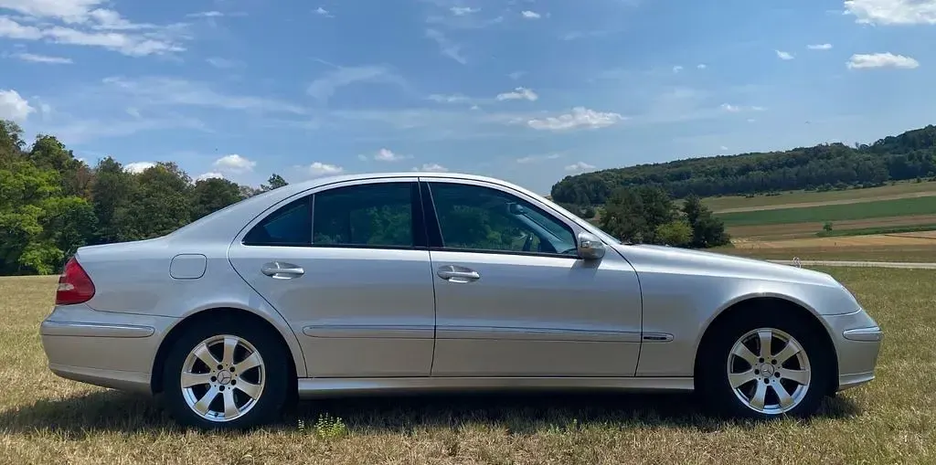 Gebraucht Mercedes E320 Avantgarde 224 PS (164 kW) 2002 Silber Limousine