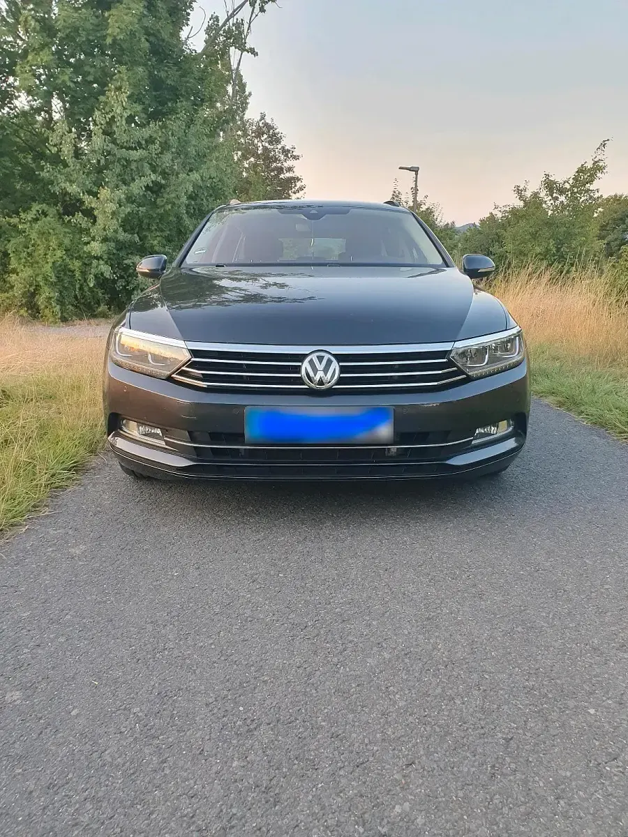 Gebraucht VW Passat 150 PS (110 kW) 2018 Grau Kombi
