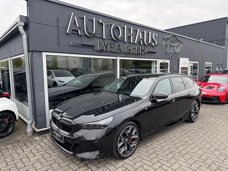 Gebraucht BMW 540 M Sport 303 PS (222 kW) 2025 Schwarz Kombi