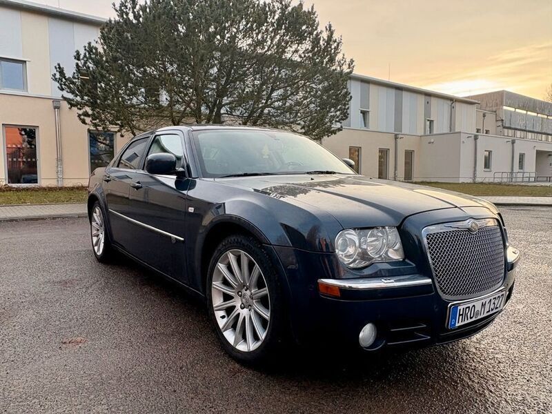 Blau Gebraucht 2010 Chrysler 300C Limousine | 9.990 € (Etwas zu teuer) - Bild 1/4