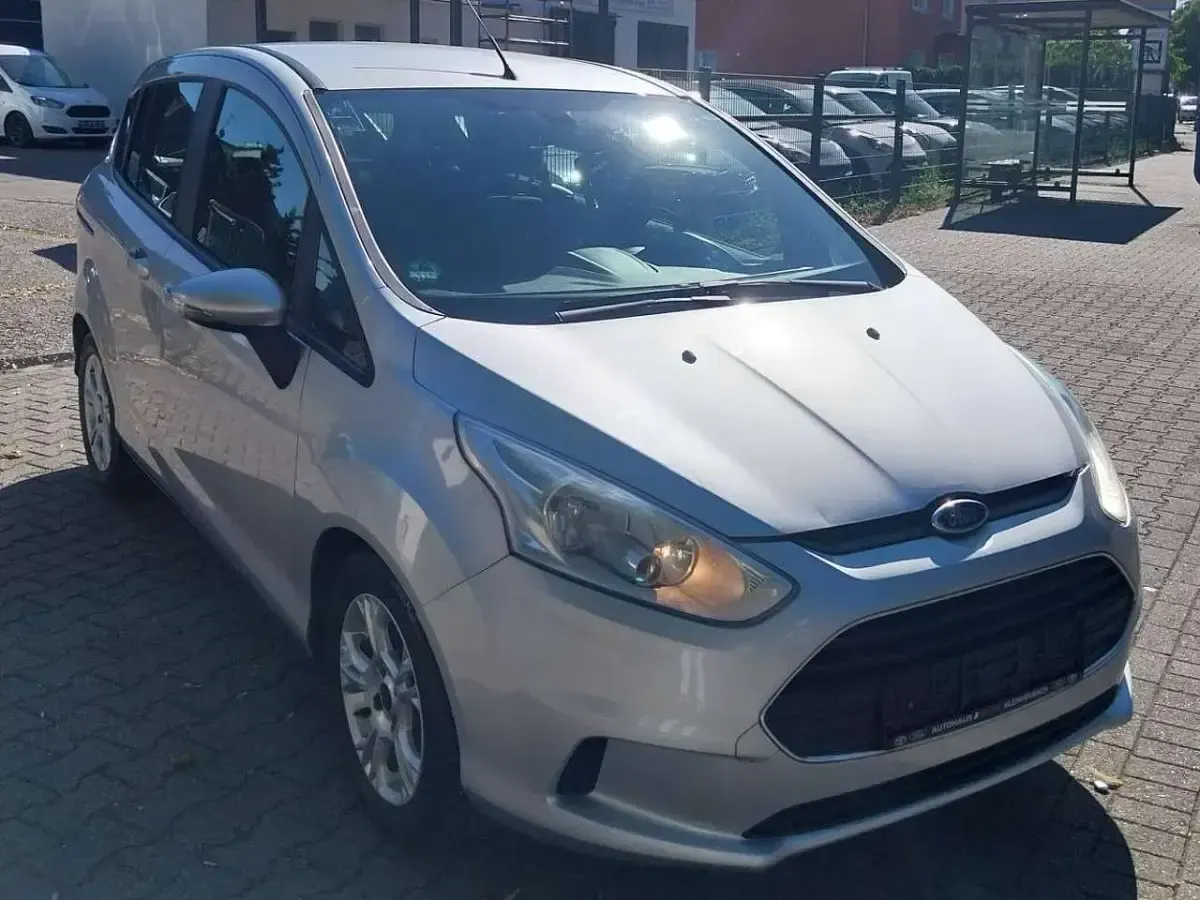 Gebraucht Ford B-MAX Trend 101 PS (74 kW) 2013 Polarsilber metallic Van / Kleinbus