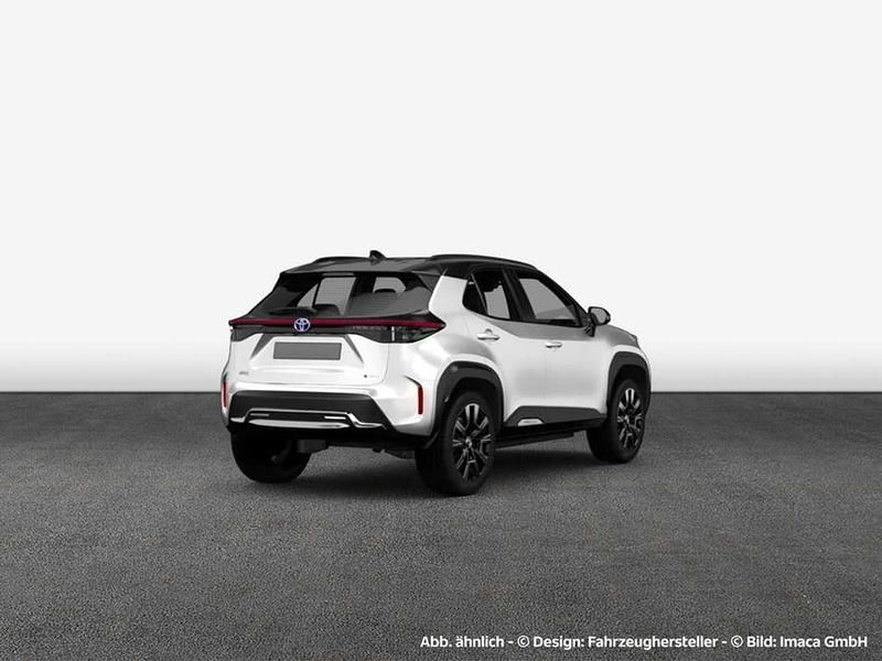 Neu Toyota Yaris Hybrid 131 PS (96 kW) 2025 Weiß SUV