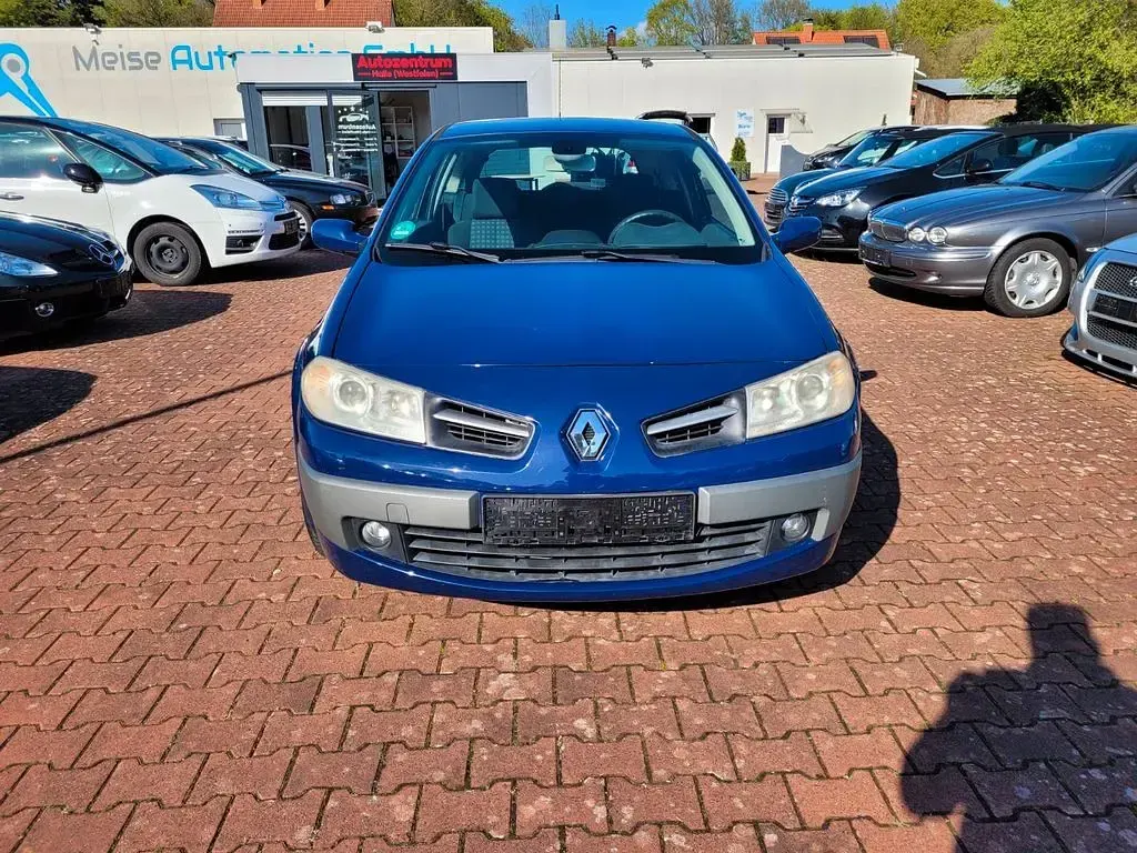 Gebraucht Renault Mégane III Avantage 111 PS (81 kW) 2008 Blau Limousine